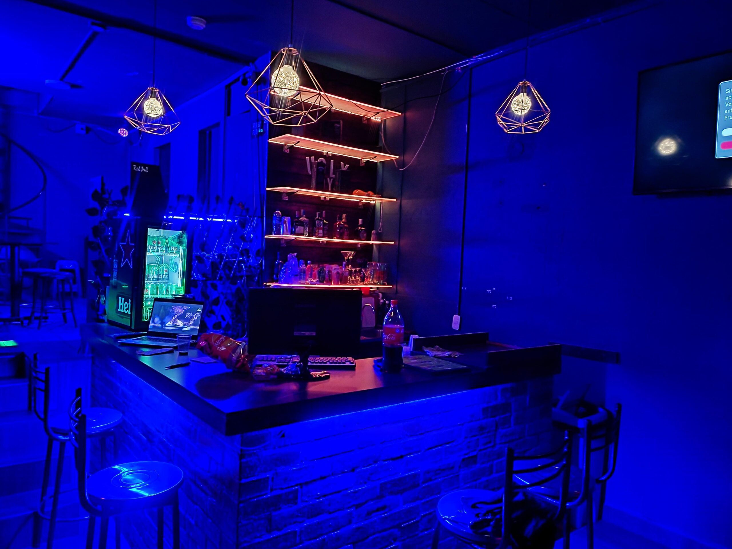 Muebles de Salón Bar & Mobiliario para vinos y bebidas - China Contador de  la barra de LED, iluminación